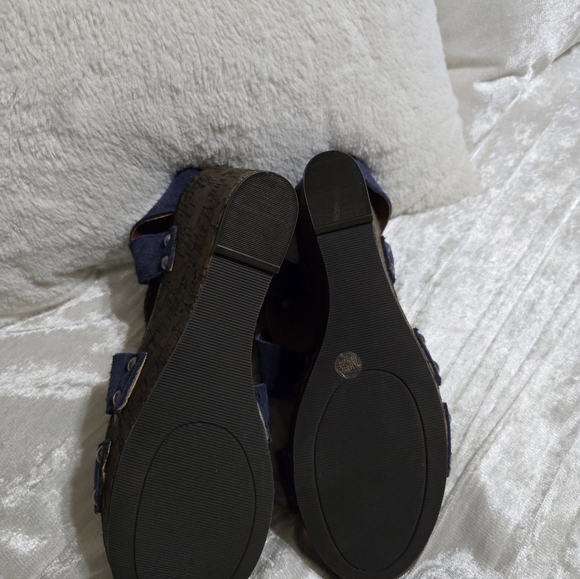 Leather Navy Sandals By Lucky Brand. NWOT NEVER WORN Size 7 1/2 - Picture 4 of 5